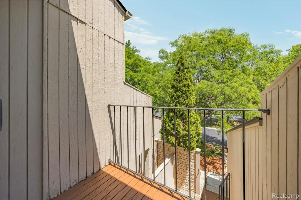 39455 Country Lane Novi City MI 48375