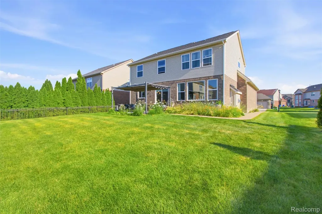 5085 Ridge Lane Warren City MI 48092