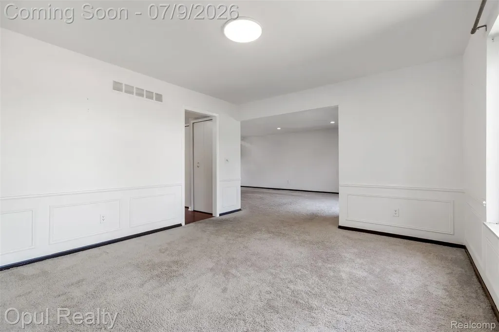 3961 Chablis Street West Bloomfield Charter Township MI 48323