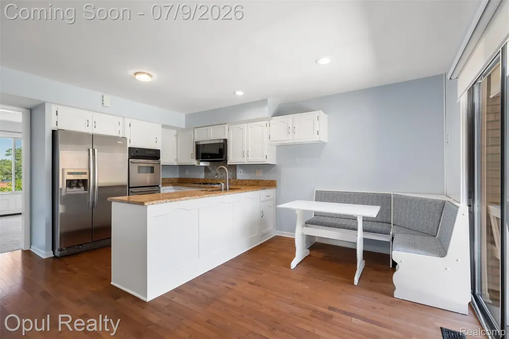 3961 Chablis Street West Bloomfield Charter Township MI 48323