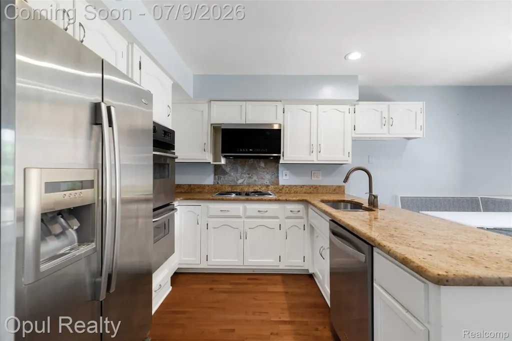 3961 Chablis Street West Bloomfield Charter Township MI 48323