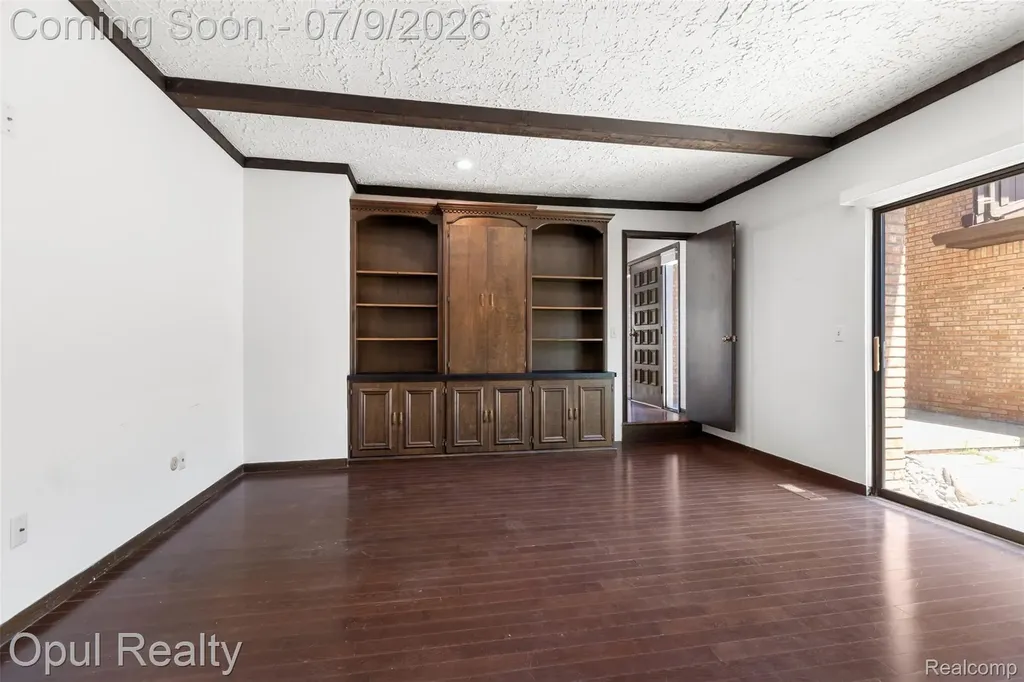 3961 Chablis Street West Bloomfield Charter Township MI 48323