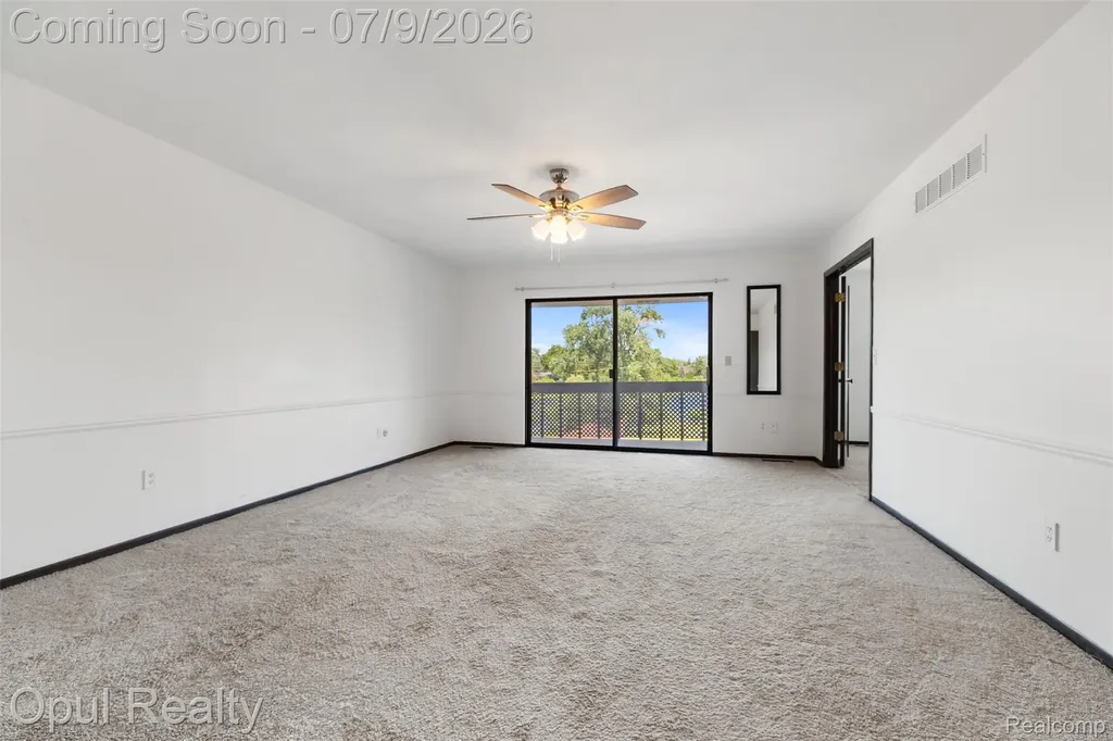 3961 Chablis Street West Bloomfield Charter Township MI 48323