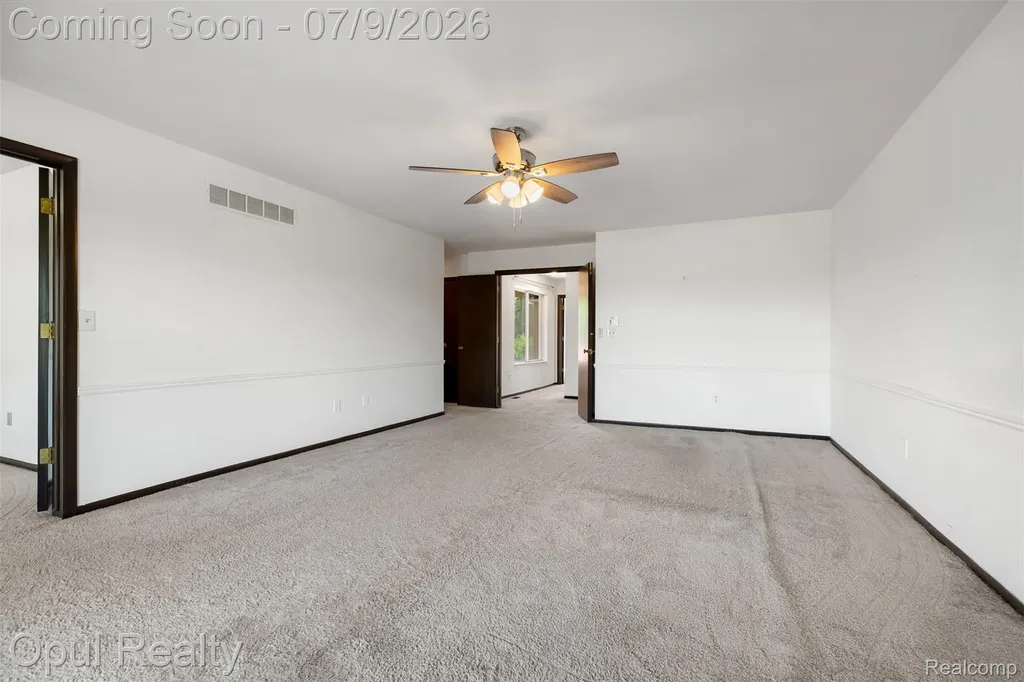 3961 Chablis Street West Bloomfield Charter Township MI 48323