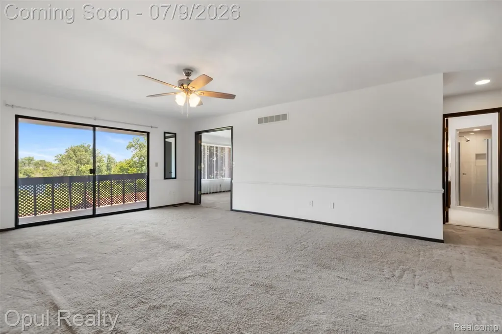 3961 Chablis Street West Bloomfield Charter Township MI 48323