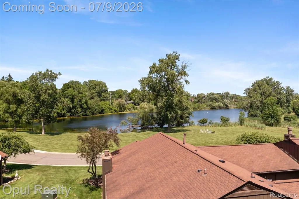 3961 Chablis Street West Bloomfield Charter Township MI 48323