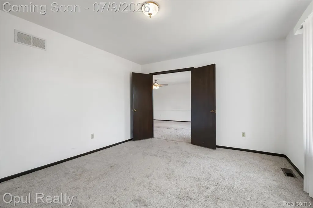 3961 Chablis Street West Bloomfield Charter Township MI 48323