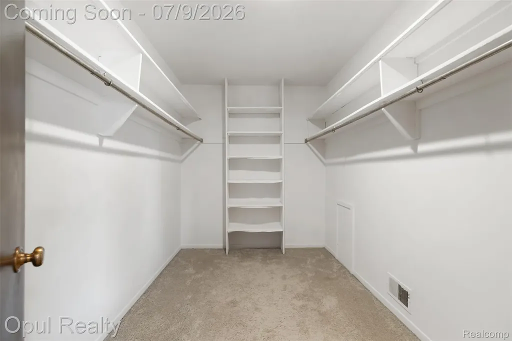 3961 Chablis Street West Bloomfield Charter Township MI 48323