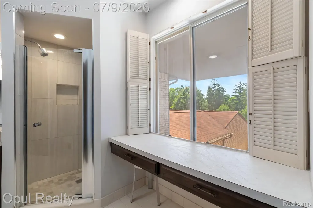 3961 Chablis Street West Bloomfield Charter Township MI 48323