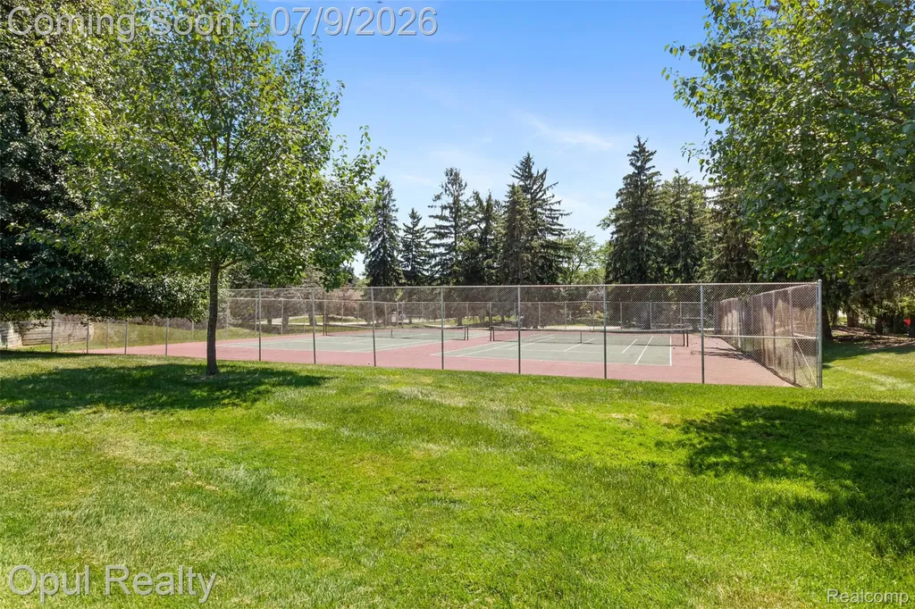 3961 Chablis Street West Bloomfield Charter Township MI 48323