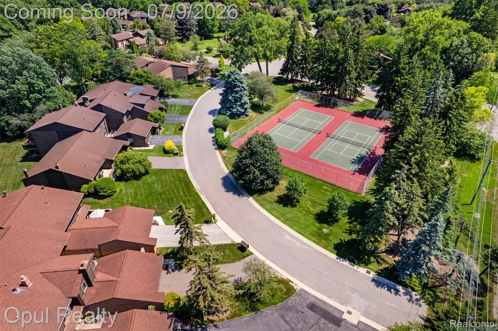 3961 Chablis Street West Bloomfield Charter Township MI 48323