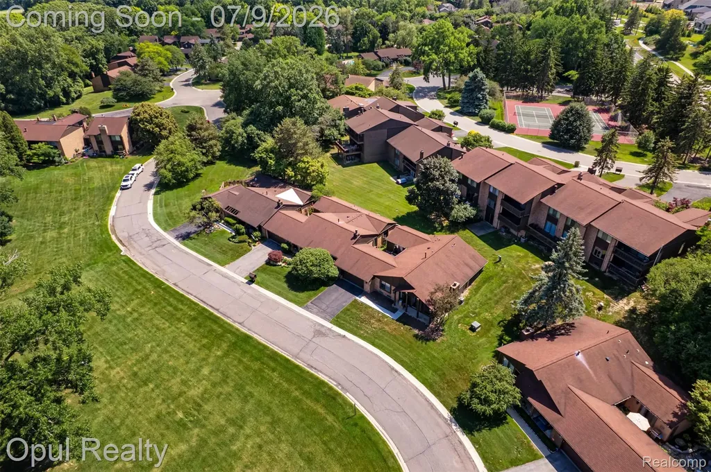 3961 Chablis Street West Bloomfield Charter Township MI 48323