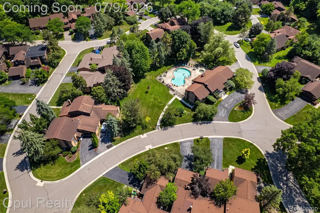3961 Chablis Street West Bloomfield Charter Township MI 48323