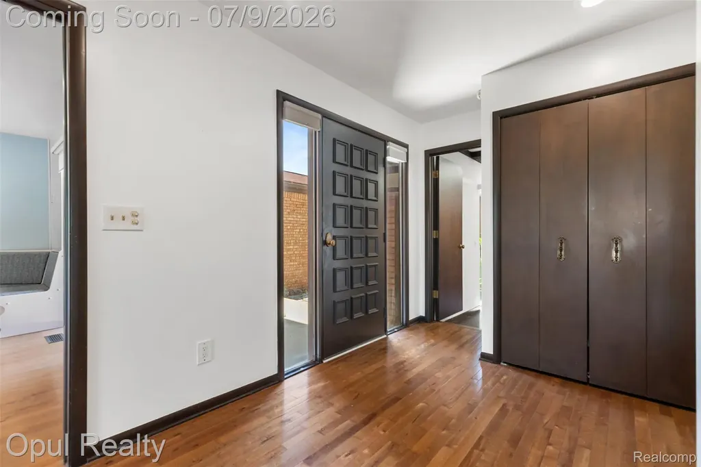 3961 Chablis Street West Bloomfield Charter Township MI 48323