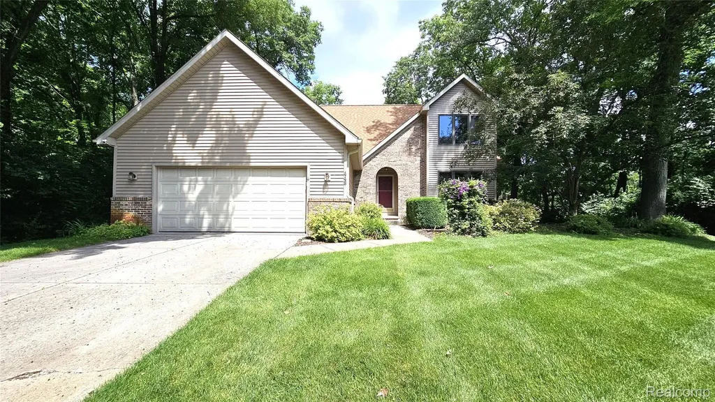 448 Fairwood Road Putnam Township MI 48169