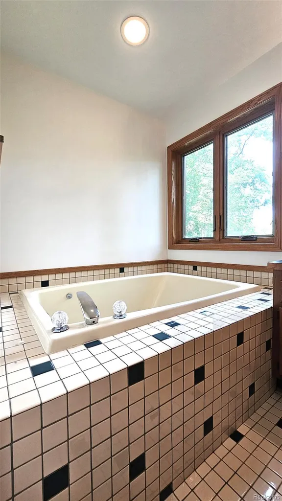 448 Fairwood Road Putnam Township MI 48169