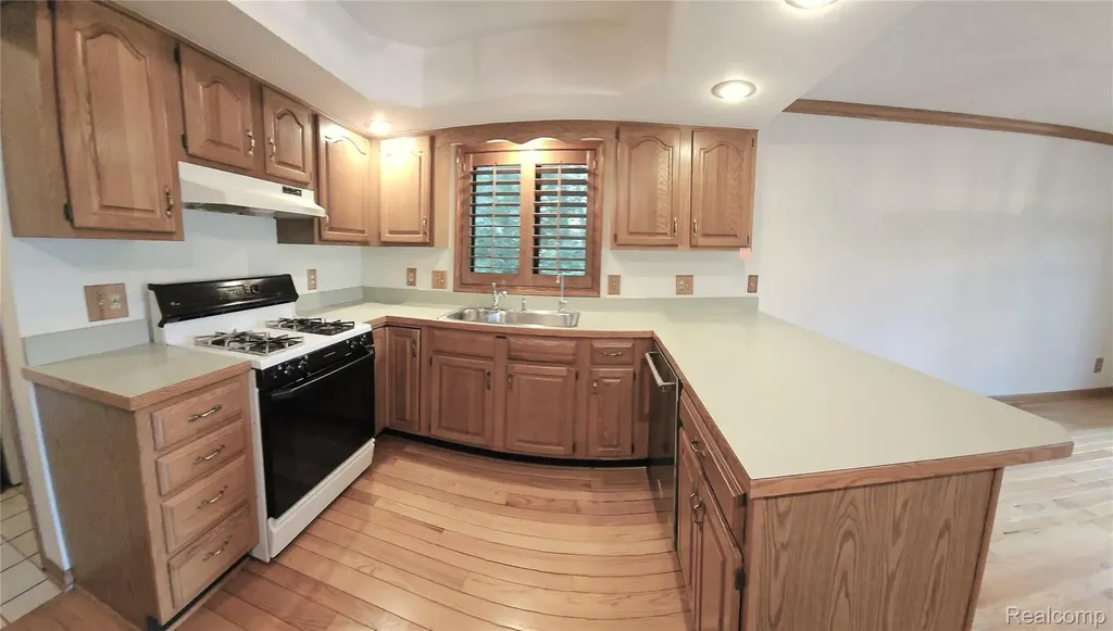 448 Fairwood Road Putnam Township MI 48169