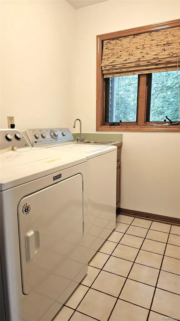 448 Fairwood Road Putnam Township MI 48169
