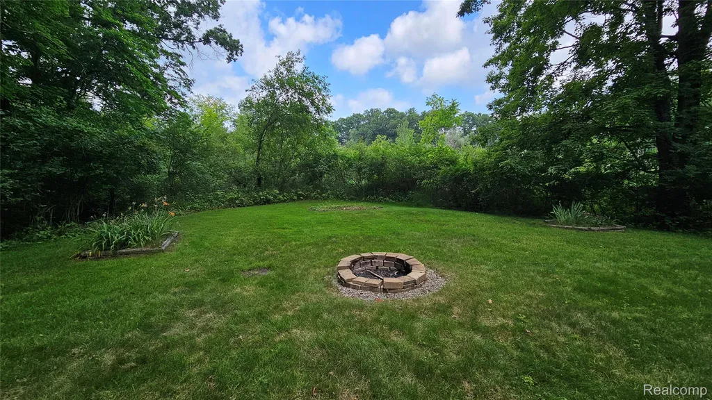 448 Fairwood Road Putnam Township MI 48169