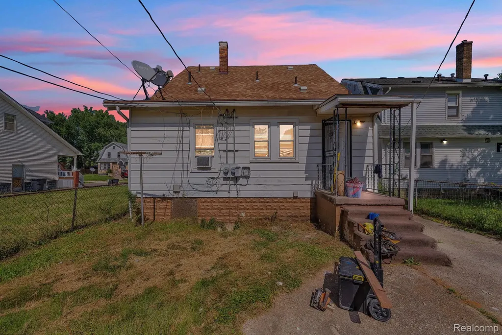 8343 American Street Detroit City MI 48204