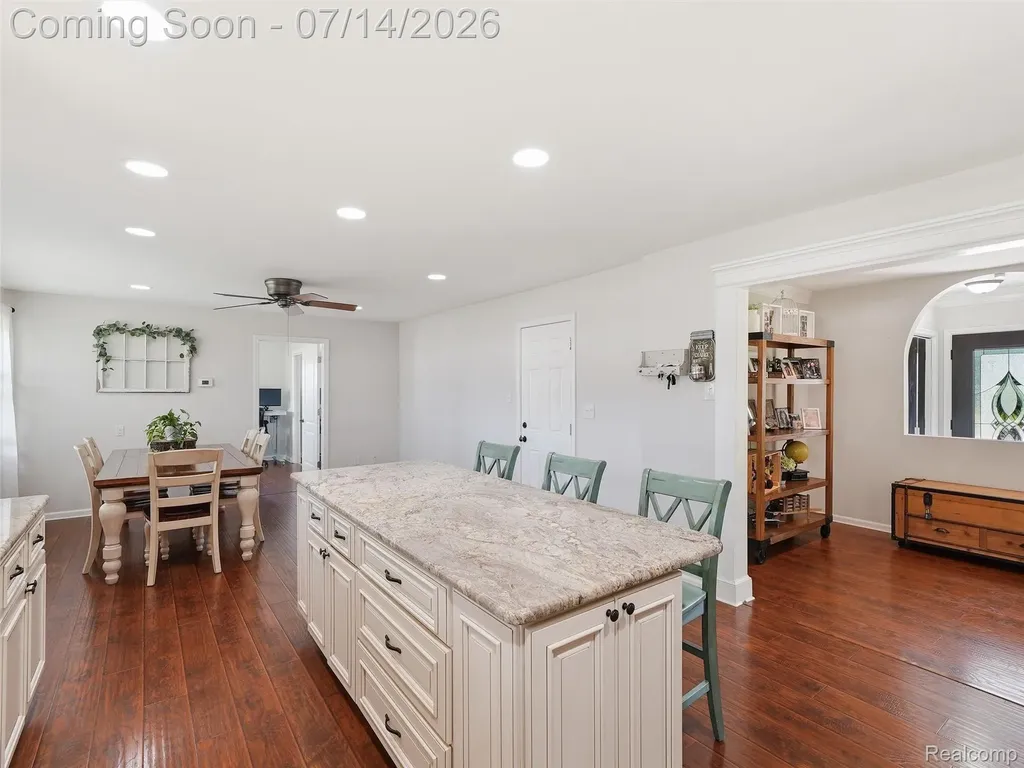 39582 Burton Drive Novi City MI 48375