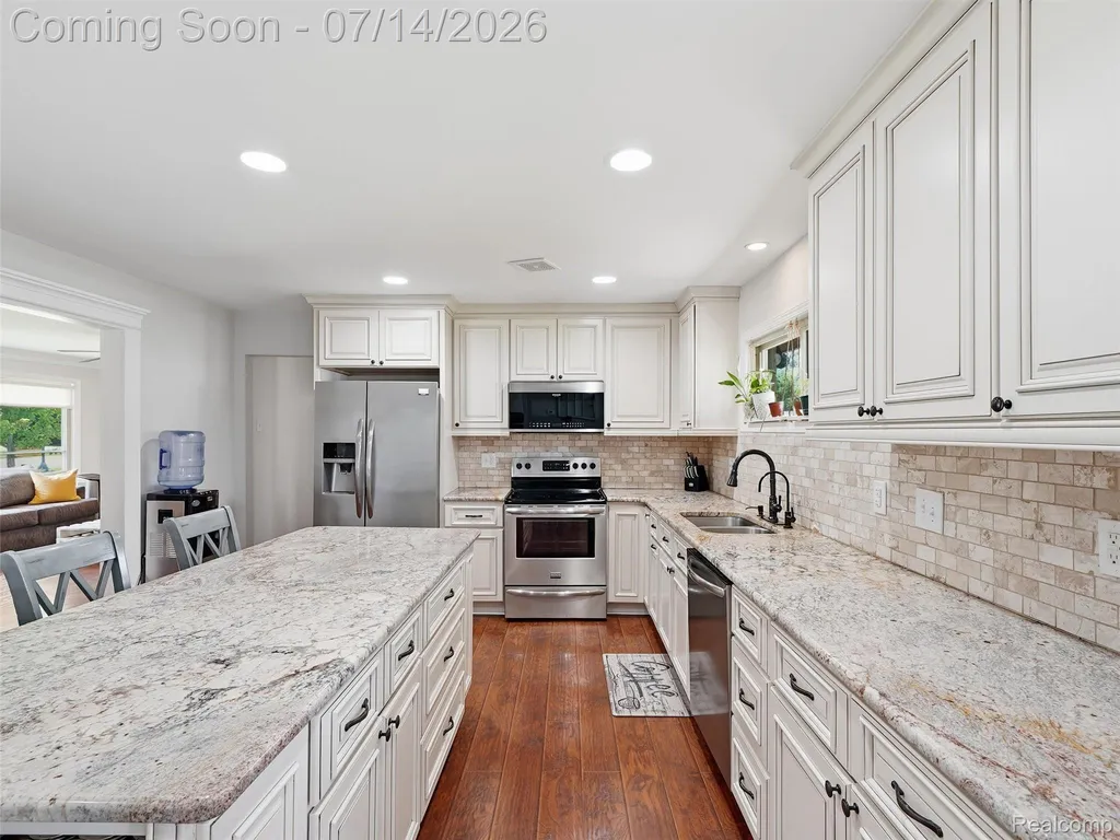 39582 Burton Drive Novi City MI 48375