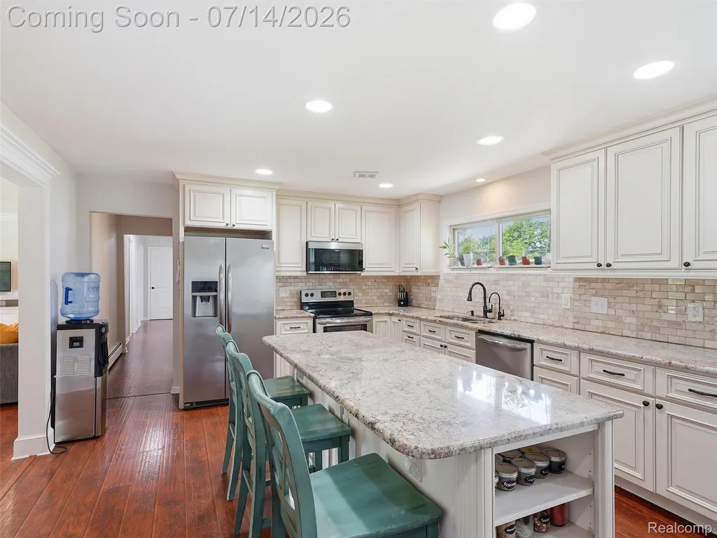 39582 Burton Drive Novi City MI 48375