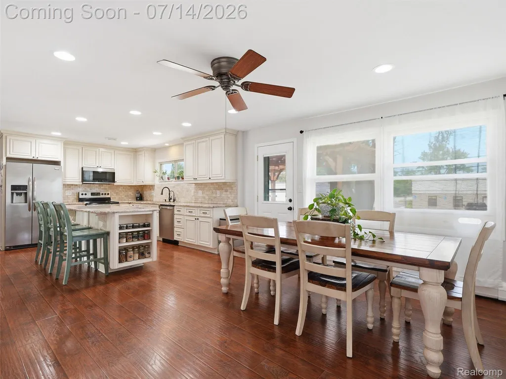 39582 Burton Drive Novi City MI 48375