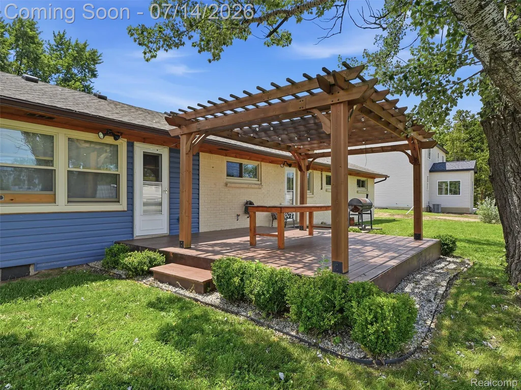 39582 Burton Drive Novi City MI 48375