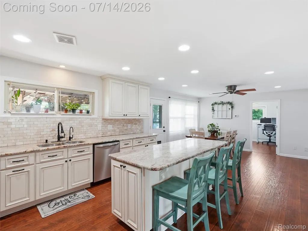 39582 Burton Drive Novi City MI 48375