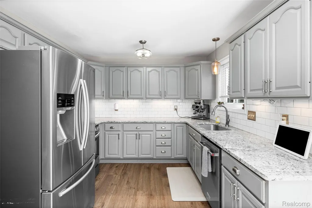 8561 Liberty Boulevard Westland City MI 48185