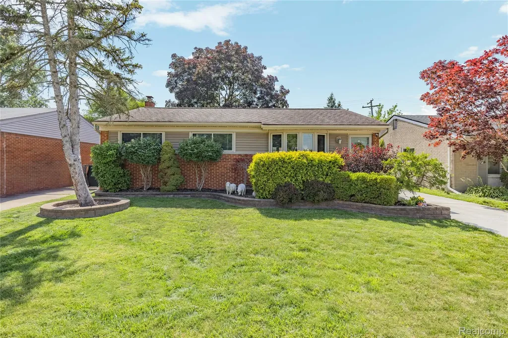 8561 Liberty Boulevard Westland City MI 48185