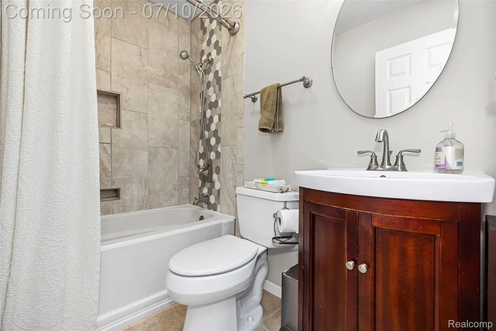 8561 Liberty Boulevard Westland City MI 48185