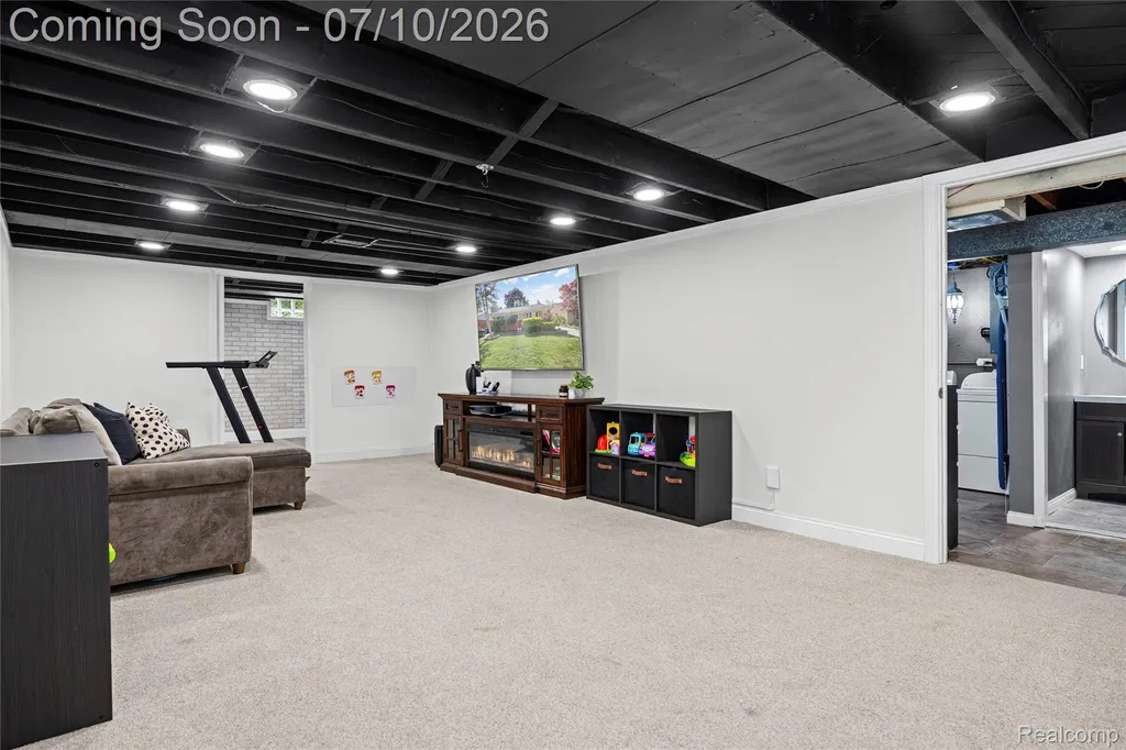 8561 Liberty Boulevard Westland City MI 48185