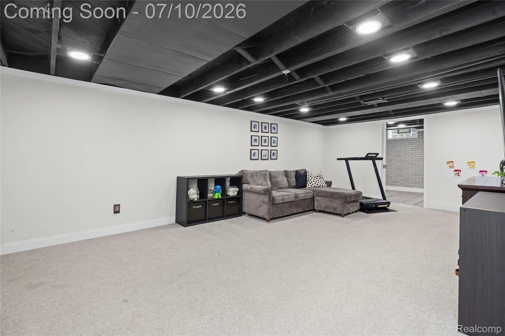 8561 Liberty Boulevard Westland City MI 48185