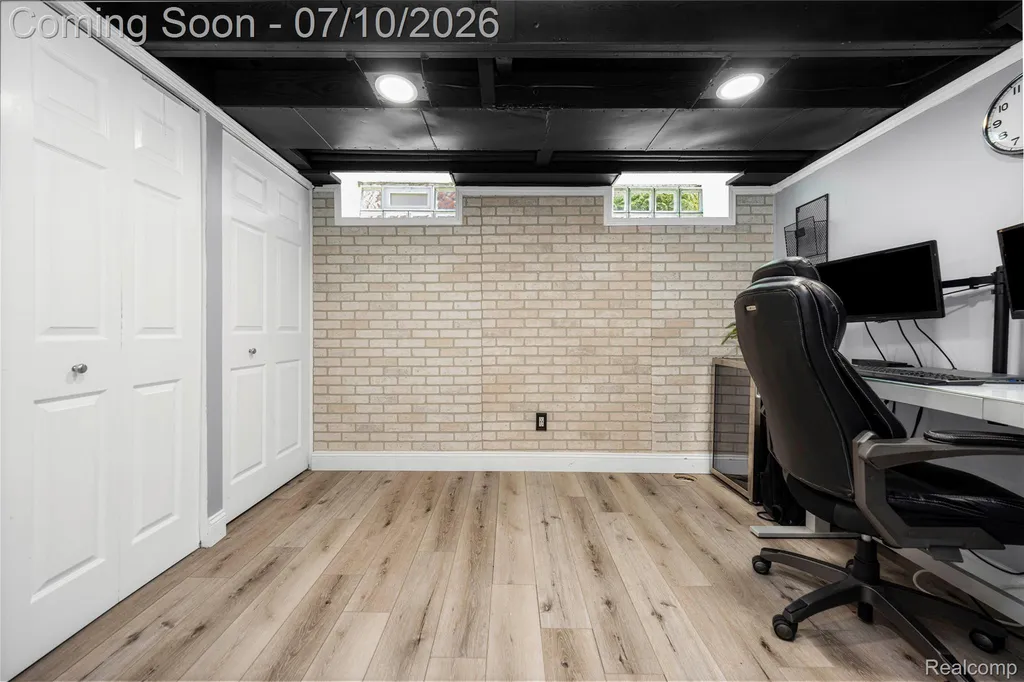 8561 Liberty Boulevard Westland City MI 48185