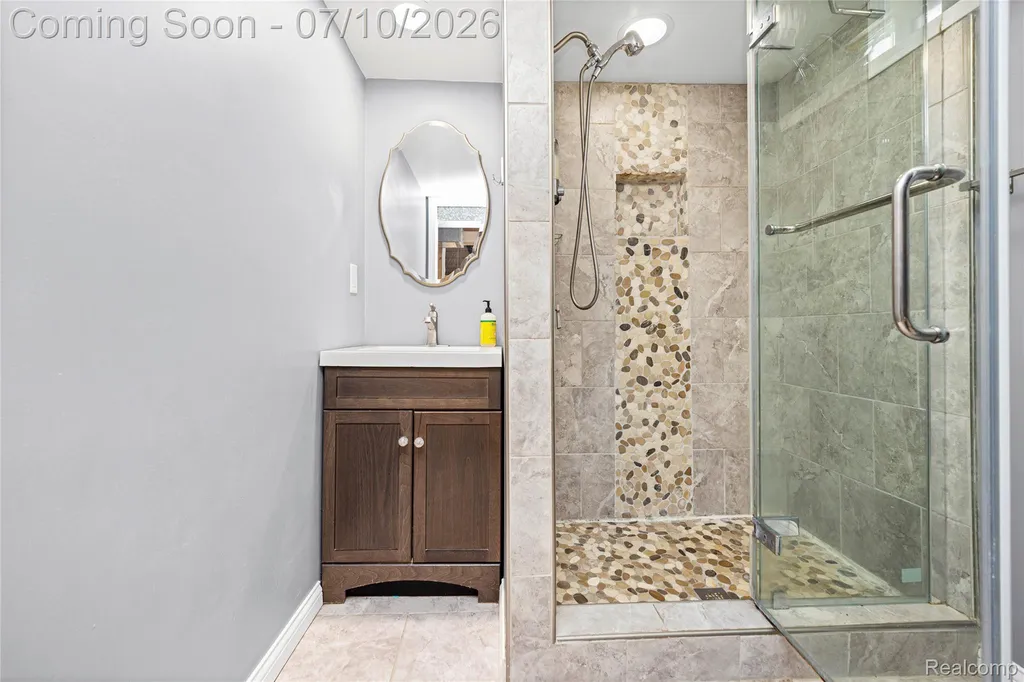 8561 Liberty Boulevard Westland City MI 48185