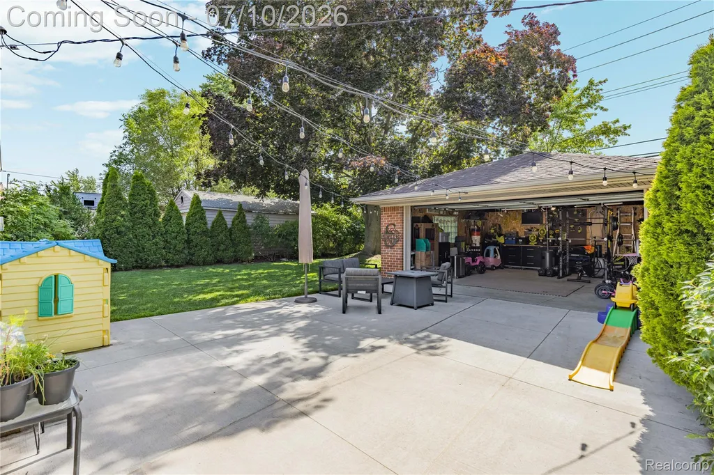 8561 Liberty Boulevard Westland City MI 48185