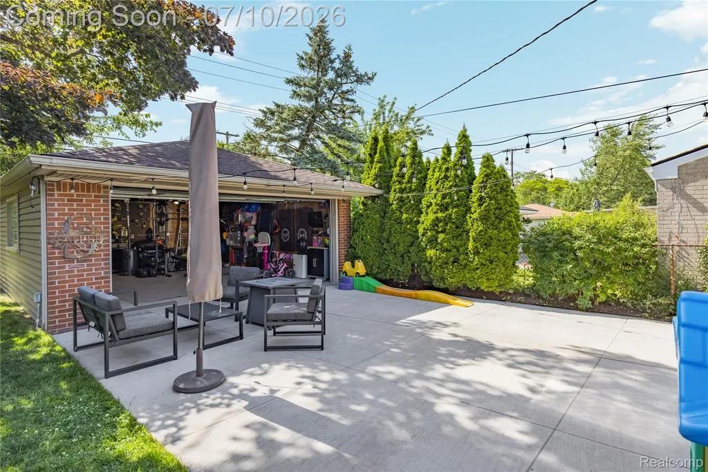8561 Liberty Boulevard Westland City MI 48185