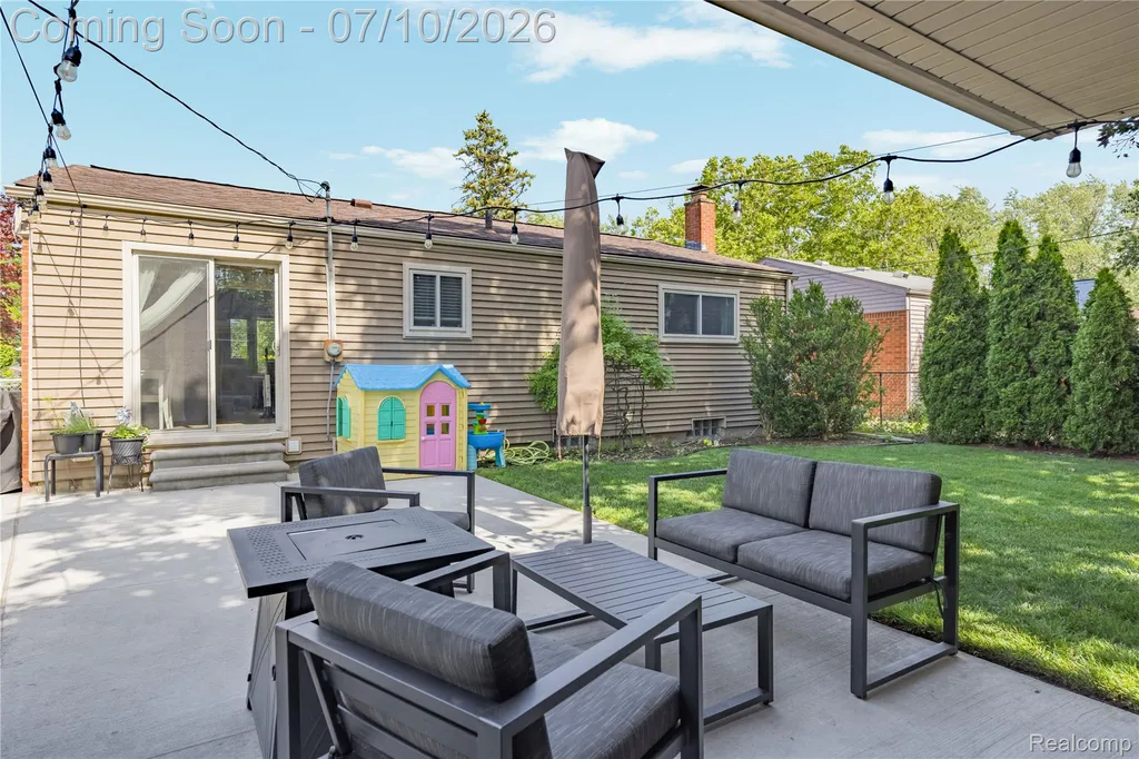 8561 Liberty Boulevard Westland City MI 48185