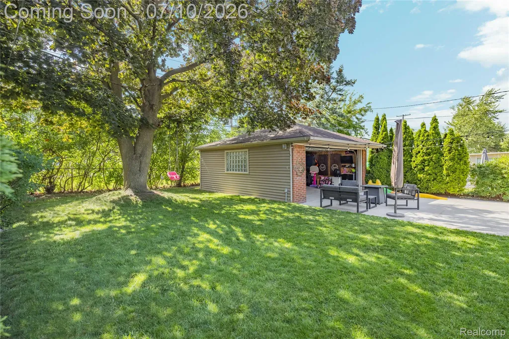 8561 Liberty Boulevard Westland City MI 48185