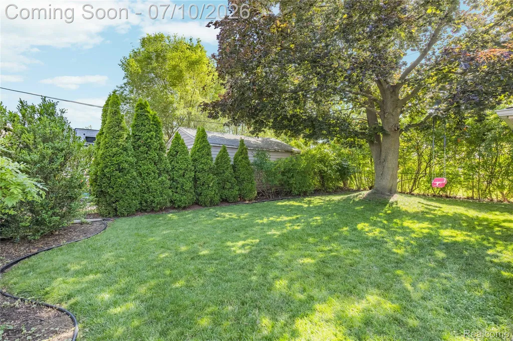 8561 Liberty Boulevard Westland City MI 48185