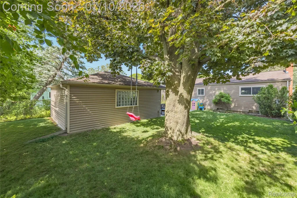 8561 Liberty Boulevard Westland City MI 48185