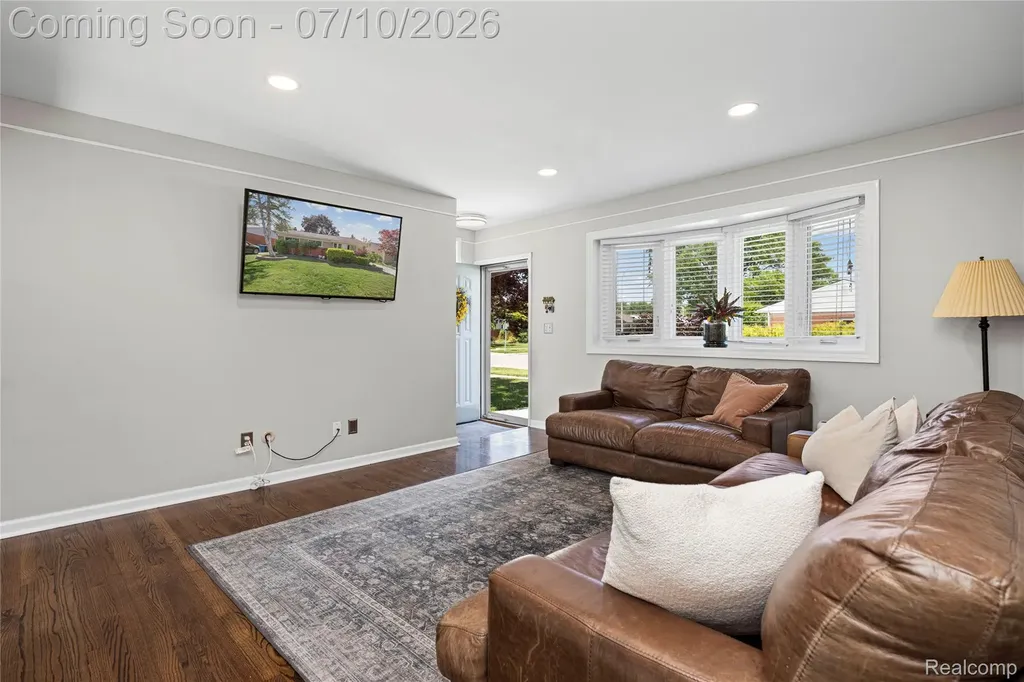 8561 Liberty Boulevard Westland City MI 48185