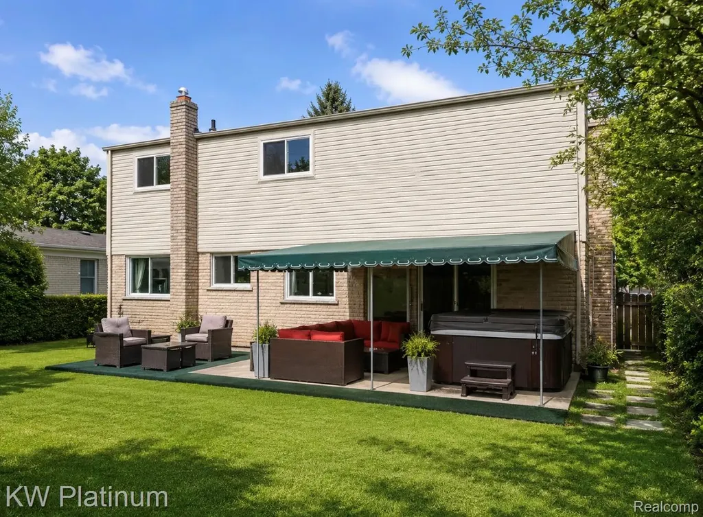 13615 Brookside Drive Sterling Heights City MI 48313