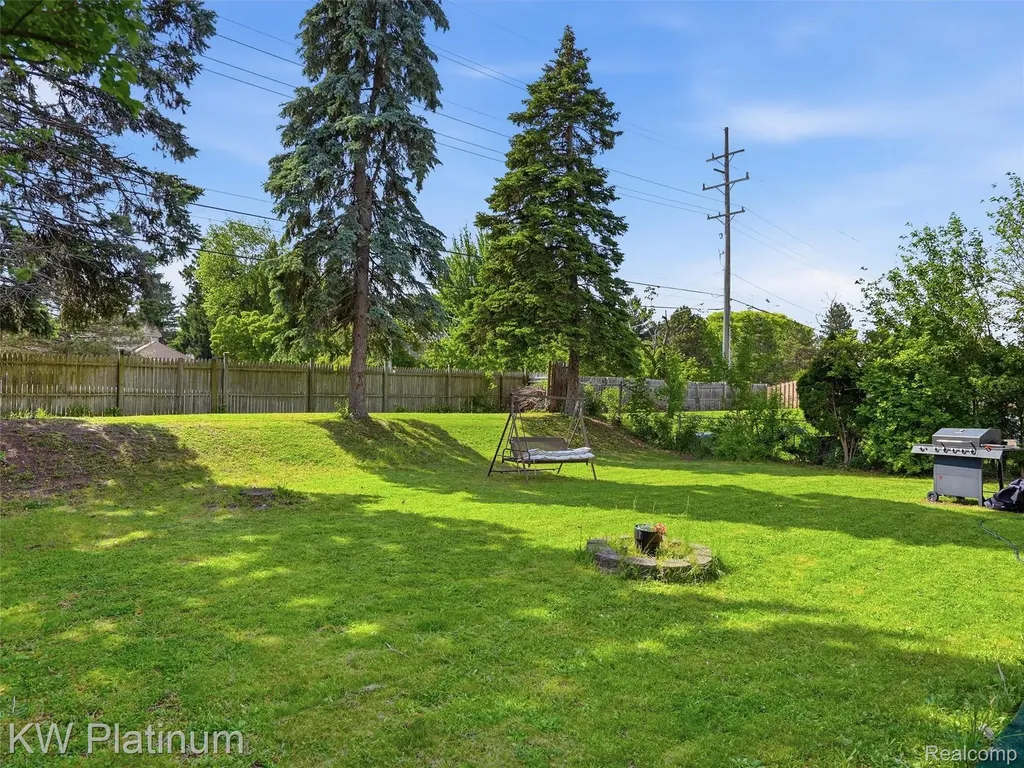 13615 Brookside Drive Sterling Heights City MI 48313