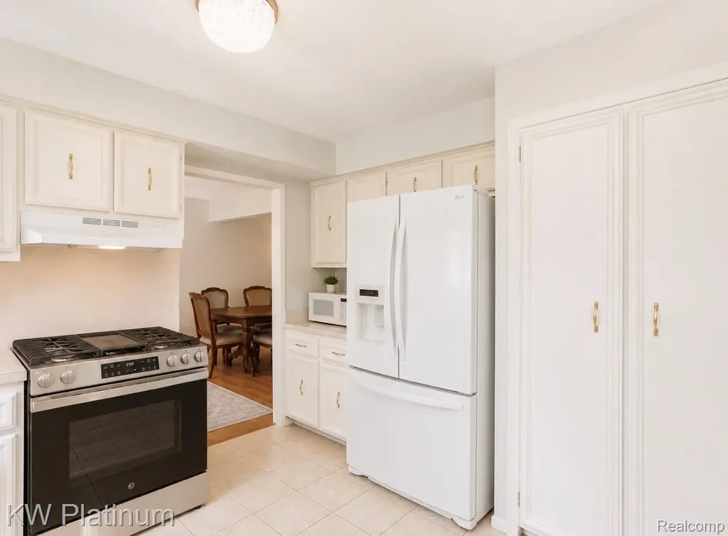 13615 Brookside Drive Sterling Heights City MI 48313