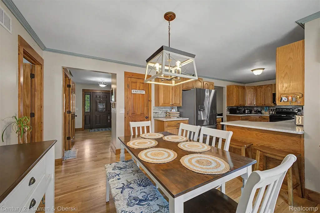 25900 Belledale Street Taylor City MI 48180