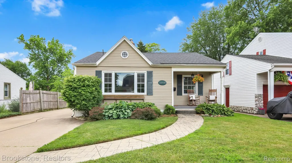 22318 Cedar Street St. Clair Shores City MI 48081