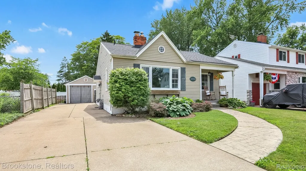 22318 Cedar Street St. Clair Shores City MI 48081
